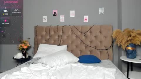Snapshot of esme_runn chatting on 01/06/25, 01:30 Esme Runn online show from 01/06/25, 01:30