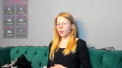 Snapshot of esme_runn chatting on 01/17/25, 10:44 Esme Runn online show from 01/17/25, 10:44