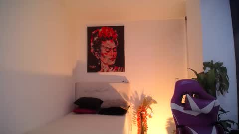 Esmeralda online show from 10/28/25, 08:33