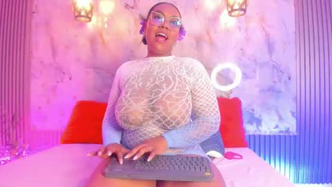 Snapshot of esmeralda_duarte chatting on 01/23/25, 09:08 esmeralda online show from 01/23/25, 09:08
