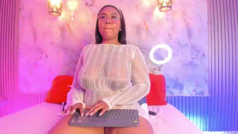 Snapshot of esmeralda_duarte chatting on 01/27/25, 09:13 esmeralda online show from 01/27/25, 09:13