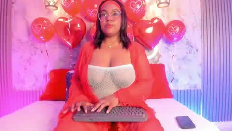 Snapshot of esmeralda_duarte chatting on 02/14/25, 09:24 esmeralda online show from 02/14/25, 09:24