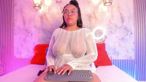 Snapshot of esmeralda_duarte chatting on 02/19/25, 09:28 esmeralda online show from 02/19/25, 09:28