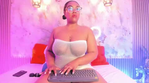 Snapshot of esmeralda_duarte chatting on 03/02/25, 09:21 esmeralda online show from 03/02/25, 09:21