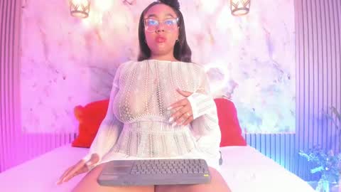 Snapshot of esmeralda_duarte chatting on 03/09/25, 09:35 esmeralda online show from 03/09/25, 09:35