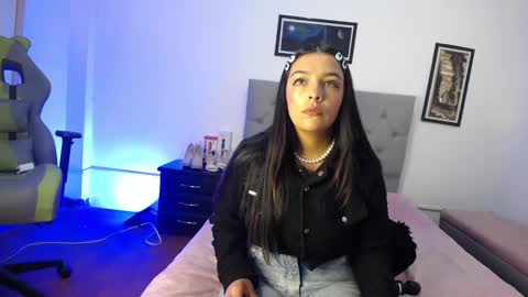 Perla online show from 10/27/25, 04:27