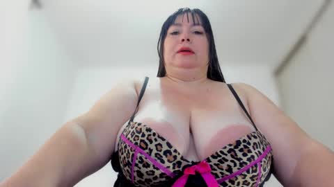 Snapshot of esmeraldo_mfc chatting on 12/19/24, 12:45 Esmeralda online show from 12/19/24, 12:45