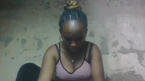 estanie online show from 10/10/25, 10:09