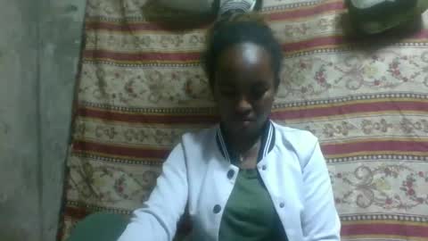 estanie online show from 10/13/25, 08:42