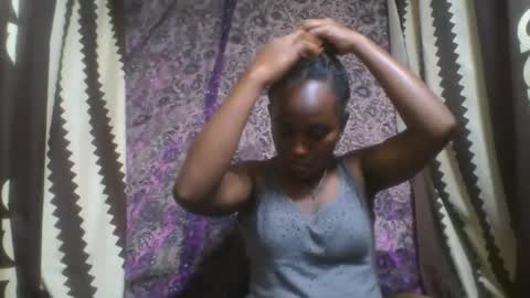 estanie online show from 10/22/25, 06:35