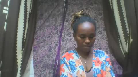 estanie online show from 10/24/25, 08:11