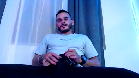 Snapshot of esteban_fer chatting on 12/15/24, 07:02 Esteban Fernandez online show from 12/15/24, 07:02