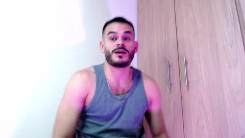 Snapshot of esteban_fer chatting on 01/03/25, 04:59 Esteban Fernandez online show from 01/03/25, 04:59