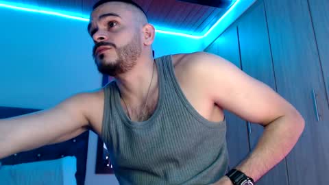 Snapshot of esteban_fer chatting on 03/11/25, 09:04 Esteban Fernandez online show from 03/11/25, 09:04