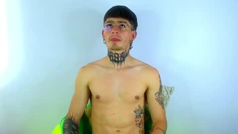 Snapshot of estebanchar_ chatting on 03/07/25, 04:44 Esteban independent model online show from 03/07/25, 04:44
