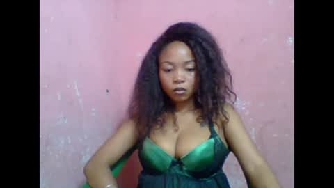 Snapshot of estelah20 chatting on 10/06/25, 06:11 estelah20 online show from 10/06/25, 06:11