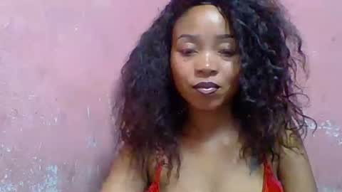 Snapshot of estelah20 chatting on 10/28/25, 01:47 estelah20 online show from 10/28/25, 01:47