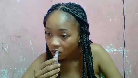 Snapshot of estelah20 chatting on 11/13/25, 07:29 estelah20 online show from 11/13/25, 07:29