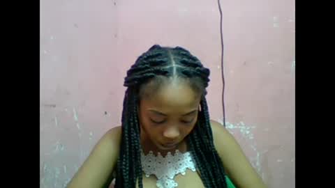 Snapshot of estelah20 chatting on 11/18/25, 11:14 estelah20 online show from 11/18/25, 11:14