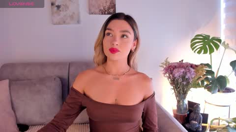 Snapshot of estercollins_ chatting on 09/16/25, 07:15 Is secret online show from 09/16/25, 07:15