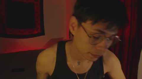 Snapshot of estmonnn chatting on 10/16/25, 10:22 Esteban online show from 10/16/25, 10:22