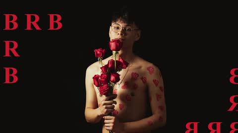 Snapshot of estmonnn chatting on 10/22/25, 11:04 Esteban online show from 10/22/25, 11:04