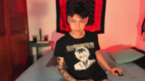 Snapshot of estmonnn chatting on 10/28/25, 12:36 Esteban online show from 10/28/25, 12:36