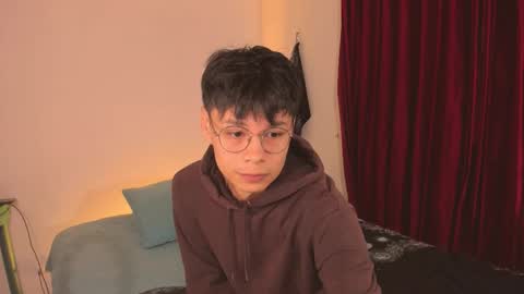 Snapshot of estmonnn chatting on 11/06/25, 11:59 Esteban online show from 11/06/25, 11:59