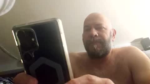 Snapshot of estova2002 chatting on 11/05/25, 09:42 estova2002 online show from 11/05/25, 09:42