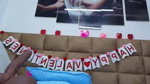 Snapshot of estrella_hanks_ chatting on 02/19/25, 12:00 Estrella online show from 02/19/25, 12:00