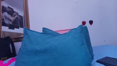 Snapshot of estrella_hanks_ chatting on 03/11/25, 11:55 Estrella online show from 03/11/25, 11:55