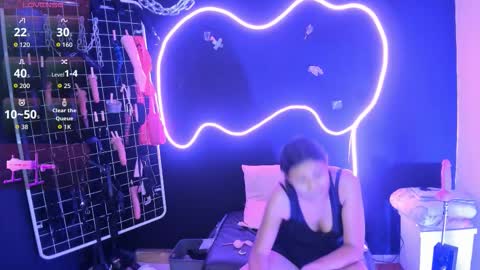 Cloe and Megan online show from 10/06/25, 07:11