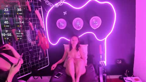 Cloe and Megan online show from 10/11/25, 07:12