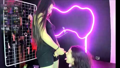 Cloe and Megan online show from 11/06/25, 11:04