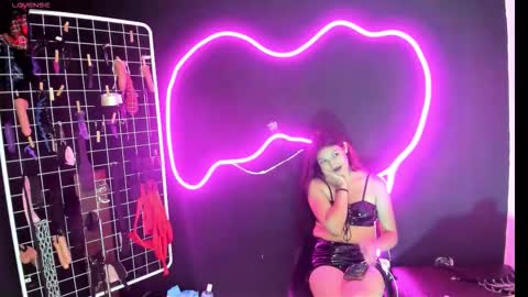 Cloe and Megan online show from 11/13/25, 08:41