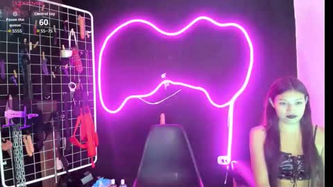 Cloe and Megan online show from 11/14/25, 10:18