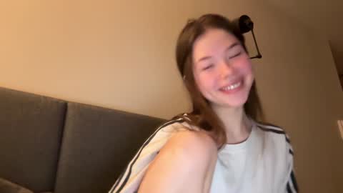 Snapshot of eternal_infinite chatting on 01/14/25, 03:15 nika 3 online show from 01/14/25, 03:15