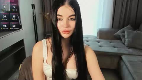 Snapshot of eternalsigh chatting on 10/16/25, 09:21 Hi there Im Emma online show from 10/16/25, 09:21