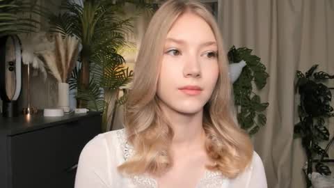 Natalie online show from 10/11/25, 05:50