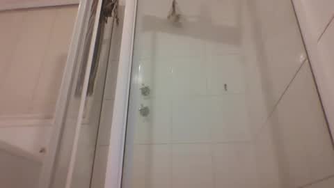 ET online show from 11/16/25, 04:45