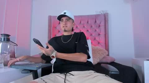 Ethan online show from 11/21/25, 07:45