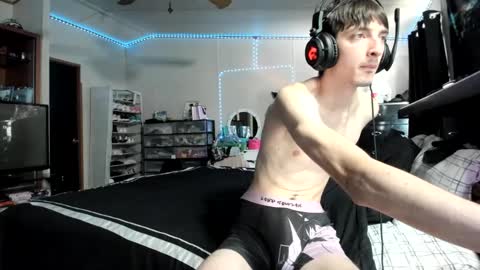 Snapshot of ethan_ford chatting on 12/04/24, 04:05 ethan_ford online show from 12/04/24, 04:05