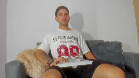 Snapshot of ethan_mullers1 chatting on 02/08/25, 07:05 Ethan Muller online show from 02/08/25, 07:05