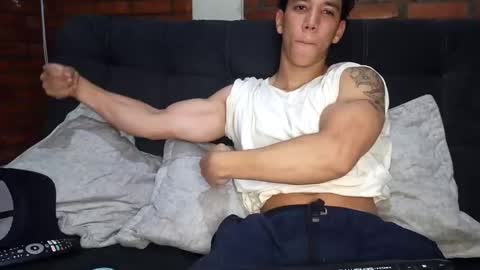 Snapshot of ethan_noir chatting on 12/27/24, 07:29 Ethan Noir online show from 12/27/24, 07:29