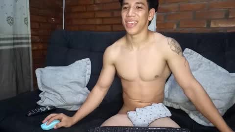 Snapshot of ethan_noir chatting on 12/27/24, 10:34 Ethan Noir online show from 12/27/24, 10:34