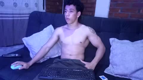 Snapshot of ethan_noir chatting on 12/30/24, 04:31 Ethan Noir online show from 12/30/24, 04:31