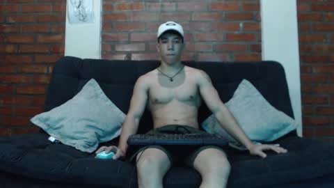 Snapshot of ethan_noir chatting on 01/21/25, 01:18 Ethan Noir online show from 01/21/25, 01:18