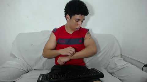 Snapshot of ethan_noir chatting on 02/20/25, 08:14 Ethan Noir online show from 02/20/25, 08:14