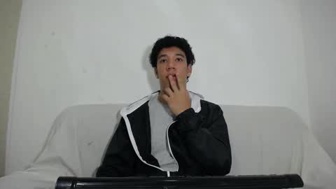 Snapshot of ethan_noir chatting on 02/21/25, 06:26 Ethan Noir online show from 02/21/25, 06:26