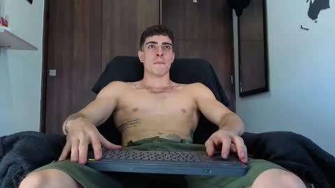 ethangreey1 online show from 10/13/25, 09:37